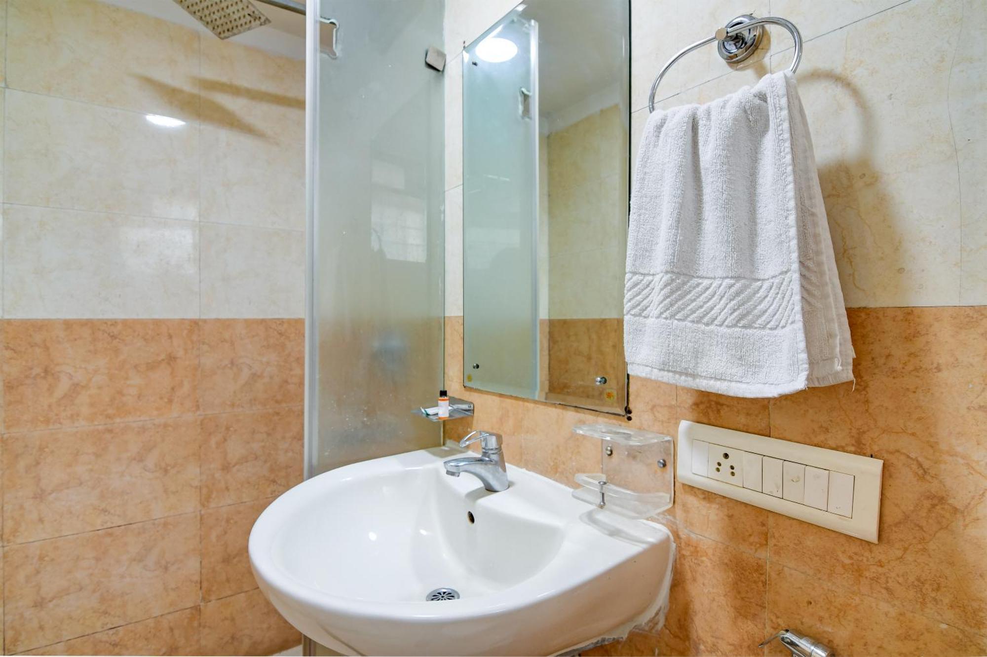 Hotel Q Inn Kalkutta Kültér fotó