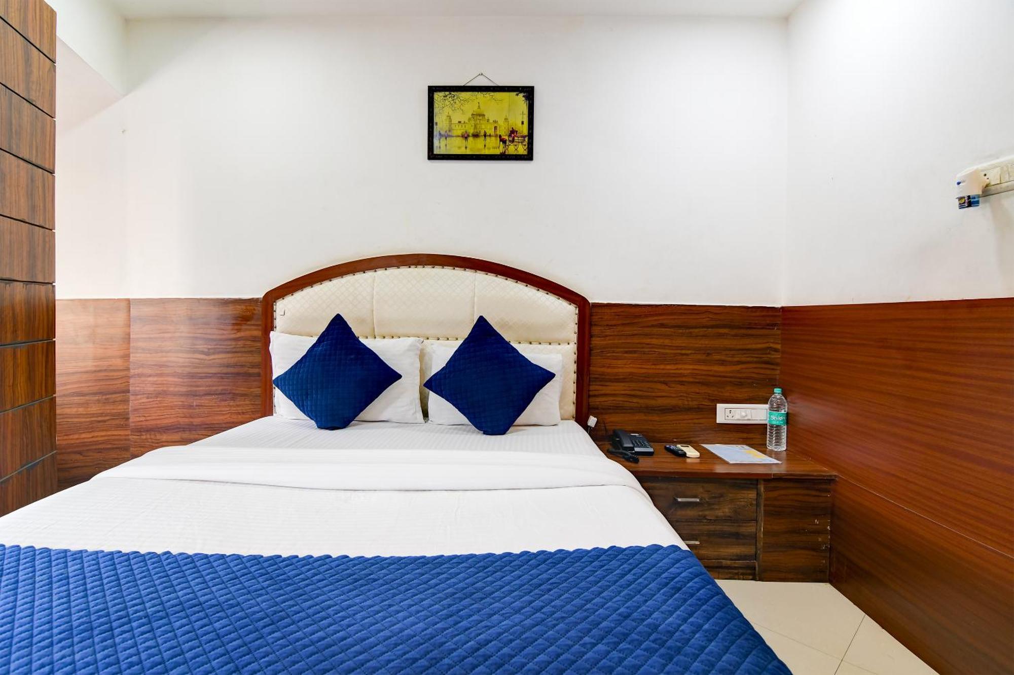 Hotel Q Inn Kalkutta Kültér fotó