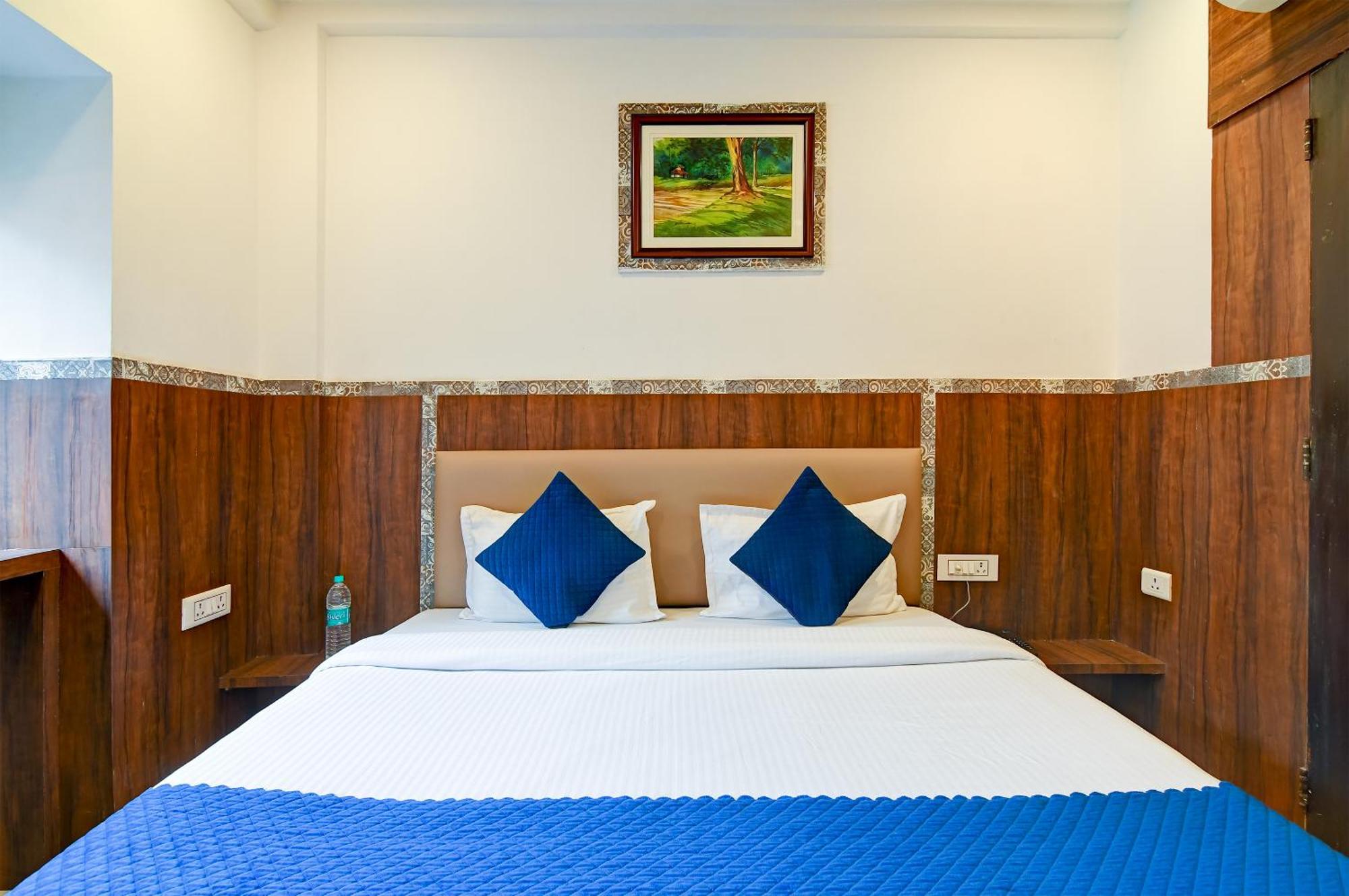 Hotel Q Inn Kalkutta Kültér fotó